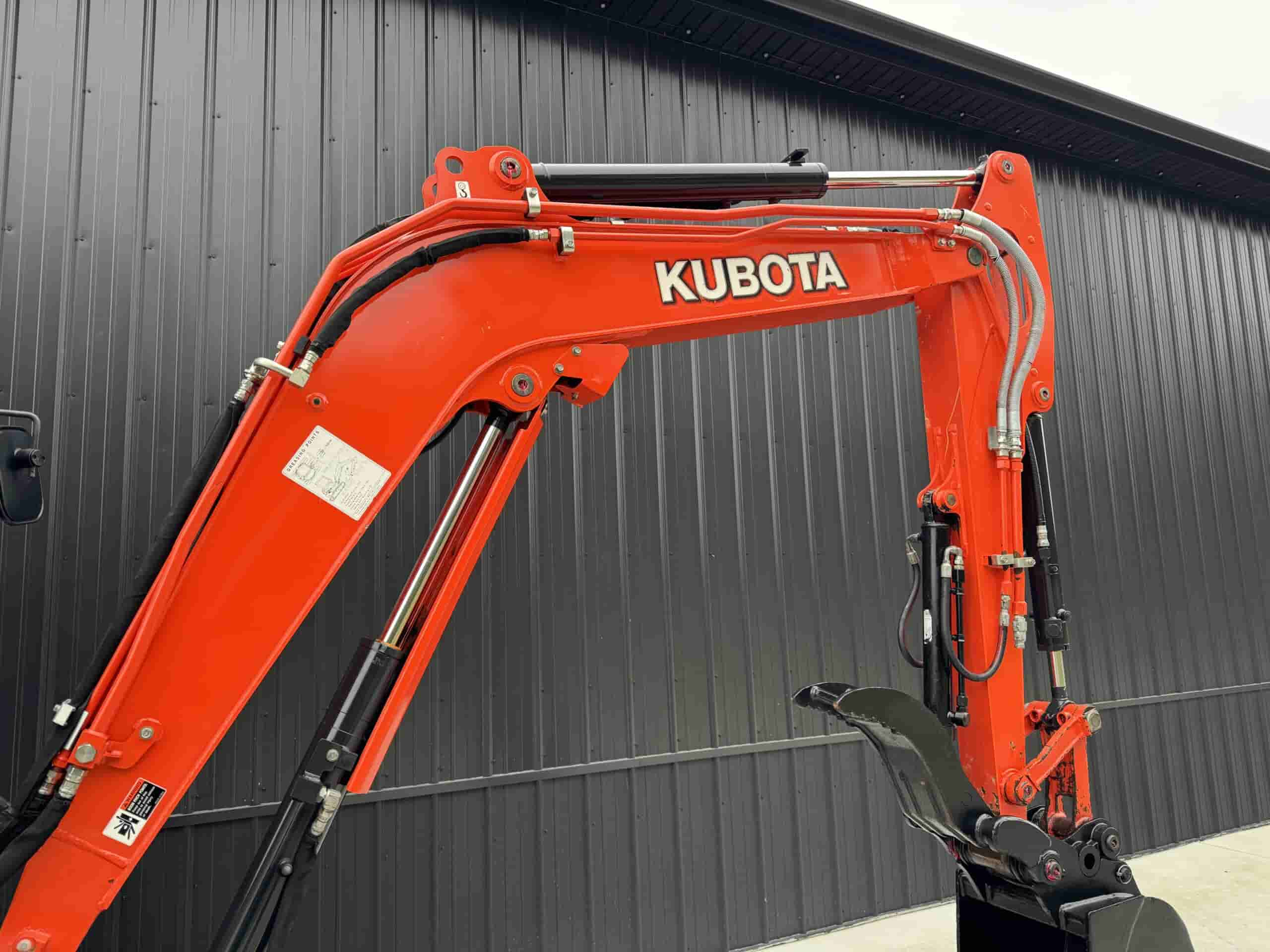 2019 KUBOTA KX040-4 CLEAN
